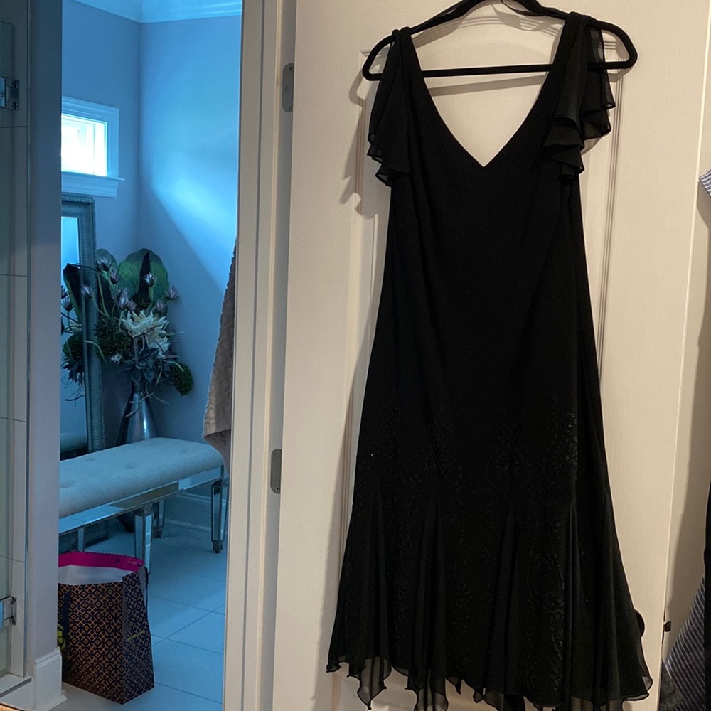 R.L fashion cocktail flutter sleeve / flutter bottom -lined dress